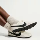 Nike Moon Shoe Sail Black alacsony szárú sneaker – termékfotó, oldalnézet