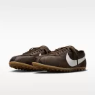 Nike Moon Shoe OG Cacao Wow Sail Gum alacsony szárú sneaker – termékfotó, oldalnézet