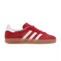 adidas Gazelle Indoor Better Scarlet alacsony szárú sneaker – termékfotó, oldalnézet