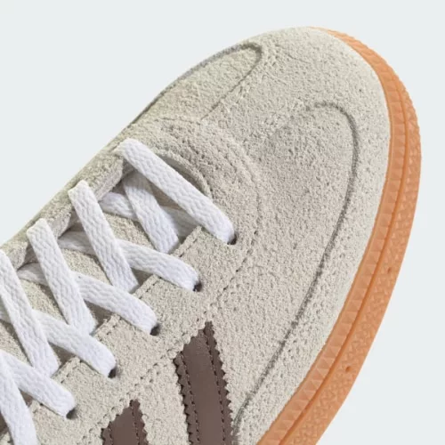 adidas Handball Spezial Off-White Earth Strata Gum (Women's) női alacsony szárú utcai sneaker bézs