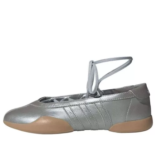 adidas Taekwondo Mei Ballet Silver Metallic Gum (Women's) sneaker – termékfotó, oldalnézet