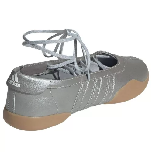 adidas Taekwondo Mei Ballet Silver Metallic Gum (Women's) sneaker – termékfotó, oldalnézet