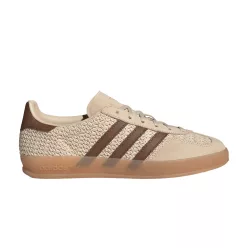 adidas Gazelle Indoor Sand Strata Premium Brown (Women's) alacsony szárú sneaker – termékfotó, oldalnézet