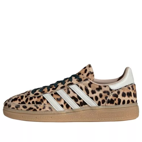 adidas Handball Spezial Leopard Magic Beige (Women's) alacsony szárú sneaker – termékfotó, oldalnézet