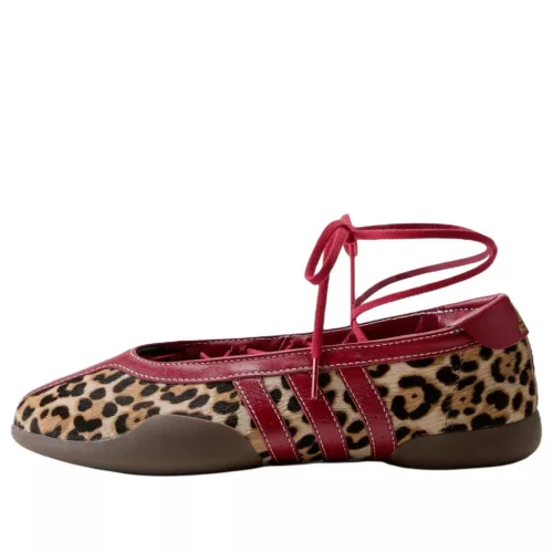 adidas Taekwondo Mei Ballet Leopard Print Team Victory Red (Women's) alacsony szárú sneaker – termékfotó, oldalnézet