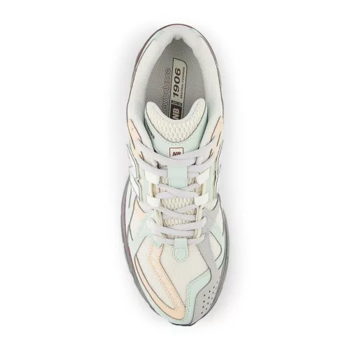 New Balance 1906D Clay Ash Licorice alacsony szárú sneaker – termékfotó, oldalnézet
