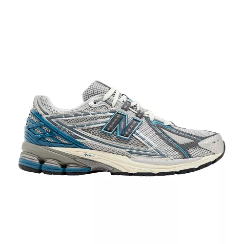 New Balance 1906R Silver Metallic Terrarium alacsony szárú sneaker – termékfotó, oldalnézet