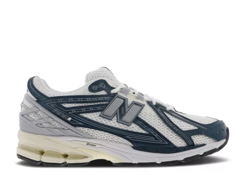 1906R 'White Navy' Footlocker Exclusive alacsony szárú sneaker – termékfotó, oldalnézet