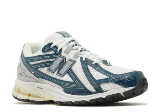 1906R 'White Navy' Footlocker Exclusive alacsony szárú sneaker – termékfotó, oldalnézet