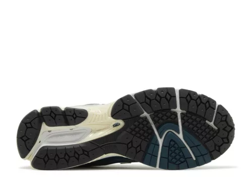 1906R 'White Navy' Footlocker Exclusive alacsony szárú sneaker – termékfotó, oldalnézet