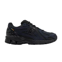 New Balance 1906R Cordura Outerspace alacsony szárú sneaker – termékfotó, oldalnézet