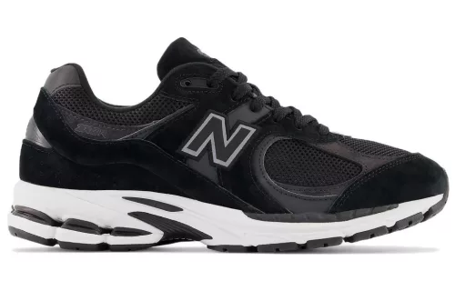 New Balance 2002R Black Gunmetal alacsony szárú sneaker – termékfotó, oldalnézet