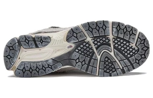 New Balance 2002R Protection Pack Rain Cloud alacsony szárú sneaker – termékfotó, oldalnézet