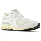 New Balance 2002R White Gold alacsony szárú sneaker – termékfotó, oldalnézet