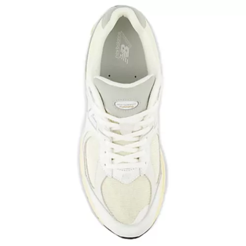 New Balance 2002R White Gold alacsony szárú sneaker – termékfotó, oldalnézet