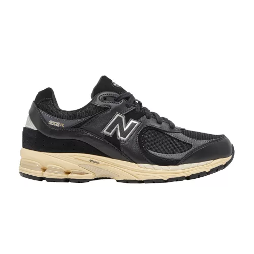 New Balance 2002R Black Vintage alacsony szárú sneaker – termékfotó, oldalnézet