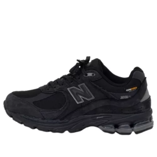 New Balance 2002R Cordura Phantom Black alacsony szárú sneaker – termékfotó, oldalnézet