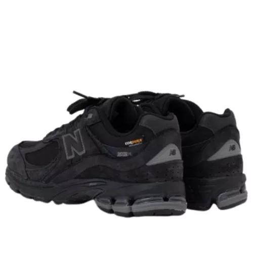 New Balance 2002R Cordura Phantom Black alacsony szárú sneaker – termékfotó, oldalnézet