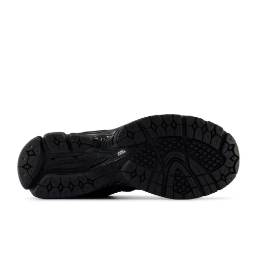 New Balance 2002R Mesh Black Metallic alacsony szárú sneaker – termékfotó, oldalnézet