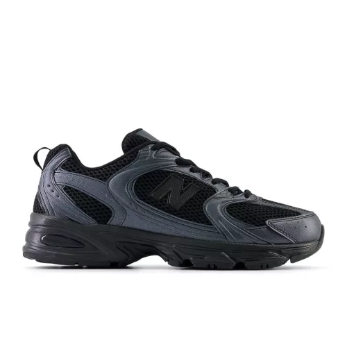New Balance 530 Black Dark Grey alacsony szárú sneaker – termékfotó, oldalnézet