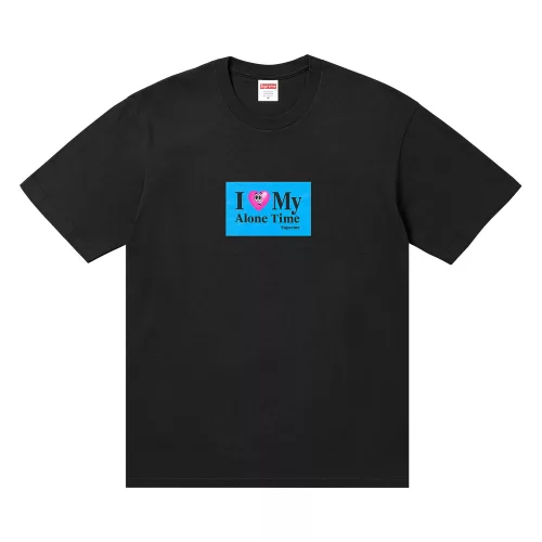 Supreme Alone Time Tee 'Black' – termékfotó, oldalnézet