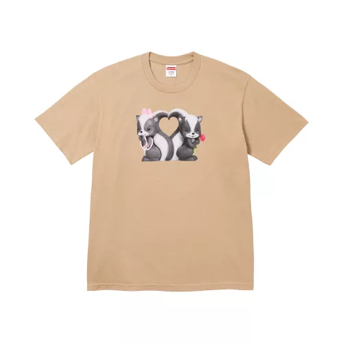 Supreme Skunk Tee 'Khaki' – termékfotó, oldalnézet