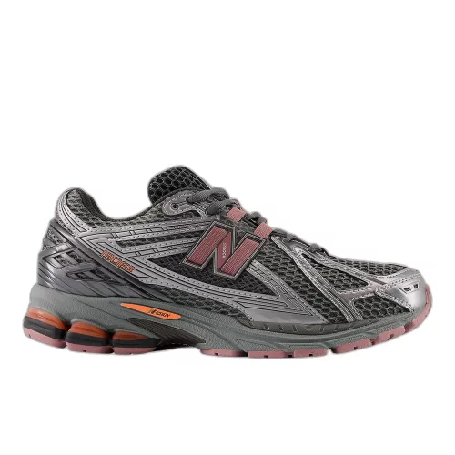 New Balance U1906R Dark Silver Metallic Rosewood alacsony szárú sneaker – termékfotó, oldalnézet
