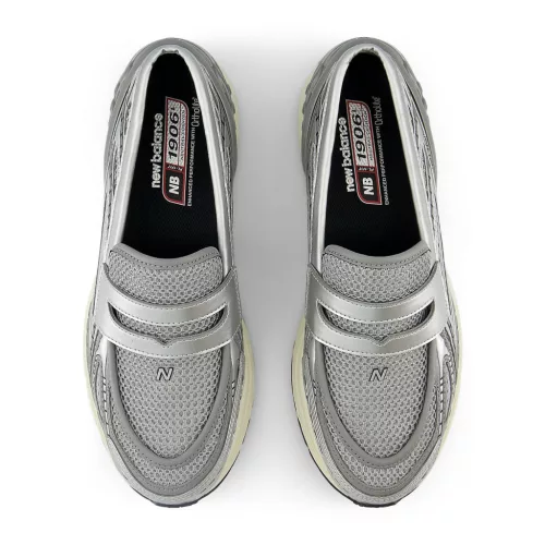 New Balance 1906L Metallic Silver alacsony szárú sneaker – termékfotó, oldalnézet