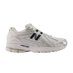 New Balance 1906R White Navy Silver Metallic alacsony szárú sneaker – termékfotó, oldalnézet