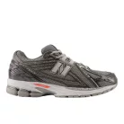 New Balance 1906R Black Metallic Urgent Red Slate alacsony szárú sneaker – termékfotó, oldalnézet