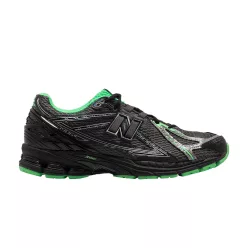 New Balance 1906R Dark Silver Metallic Lab Green alacsony szárú sneaker – termékfotó, oldalnézet