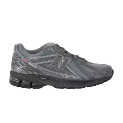 New Balance 1906R Primaloft Castlerock Black Metallic Silver Metallic alacsony szárú sneaker – termékfotó, oldalnézet