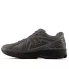 New Balance 1906R Primaloft Castlerock Black Metallic Silver Metallic alacsony szárú sneaker – termékfotó, oldalnézet