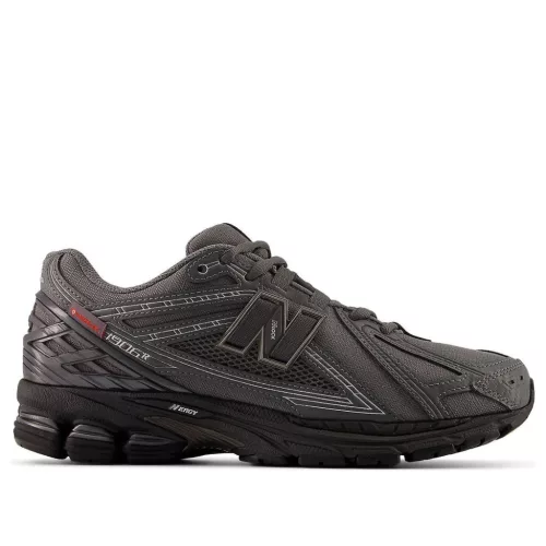 New Balance 1906R Primaloft Castlerock Black Metallic Silver Metallic alacsony szárú sneaker – termékfotó, oldalnézet