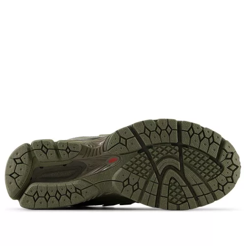 New Balance 1906R Primaloft Dark Olivine Silver Metallic alacsony szárú sneaker – termékfotó, oldalnézet