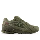 New Balance 1906R Primaloft Dark Olivine Silver Metallic alacsony szárú sneaker – termékfotó, oldalnézet