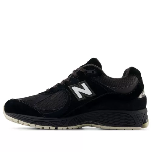 New Balance 2002R Black Oat alacsony szárú sneaker – termékfotó, oldalnézet