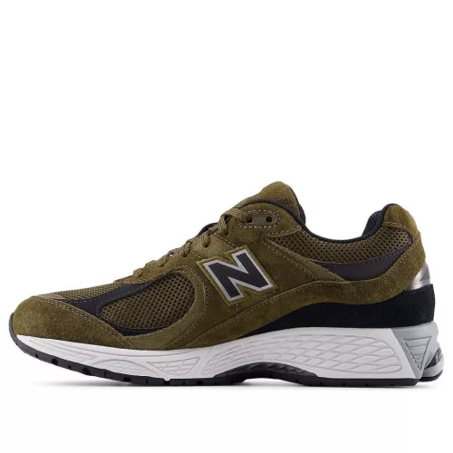 New Balance 2002R Woodland Black alacsony szárú sneaker – termékfotó, oldalnézet