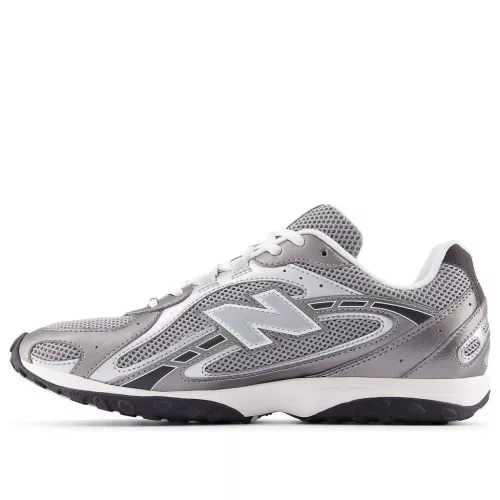 New Balance 204L Dark Silver Metallic alacsony szárú sneaker – termékfotó, oldalnézet