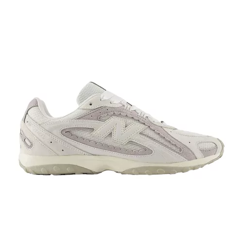 New Balance 204L Reflection alacsony szárú sneaker – termékfotó, oldalnézet
