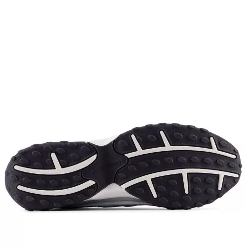 New Balance 204L Light Silver Metallic alacsony szárú sneaker – termékfotó, oldalnézet