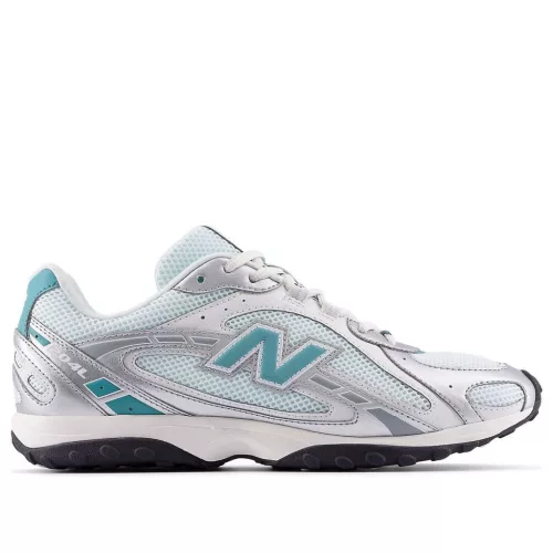 New Balance 204L Light Silver Metallic alacsony szárú sneaker – termékfotó, oldalnézet