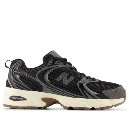 New Balance 530 Black Gum alacsony szárú sneaker – termékfotó, oldalnézet