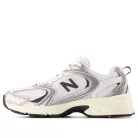 New Balance 530 Silver Metallic Black Cement alacsony szárú sneaker – termékfotó, oldalnézet