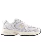 530 'Silver Metallic Linen' alacsony szárú sneaker – termékfotó, oldalnézet
