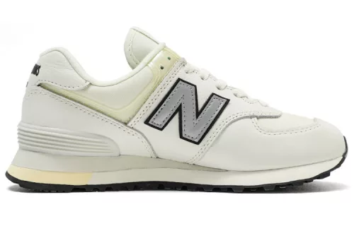 New Balance 574 Joe Freshgoods Conversations Amongst Us alacsony szárú sneaker – termékfotó, oldalnézet
