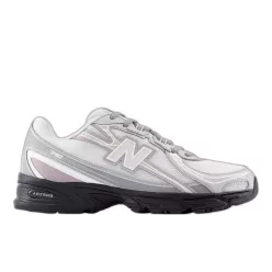 New Balance 740 Silver Metallic Rain Cloud alacsony szárú sneaker – termékfotó, oldalnézet
