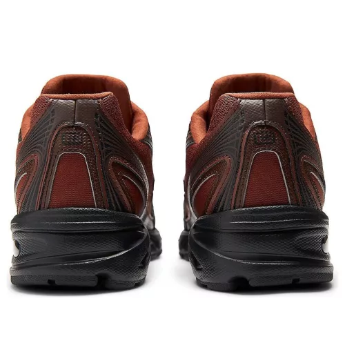 New Balance 740 Relic Brown Pumpernickel alacsony szárú sneaker – termékfotó, oldalnézet