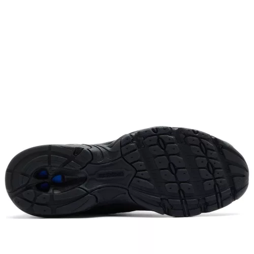 New Balance 740 Triple Black alacsony szárú sneaker – termékfotó, oldalnézet