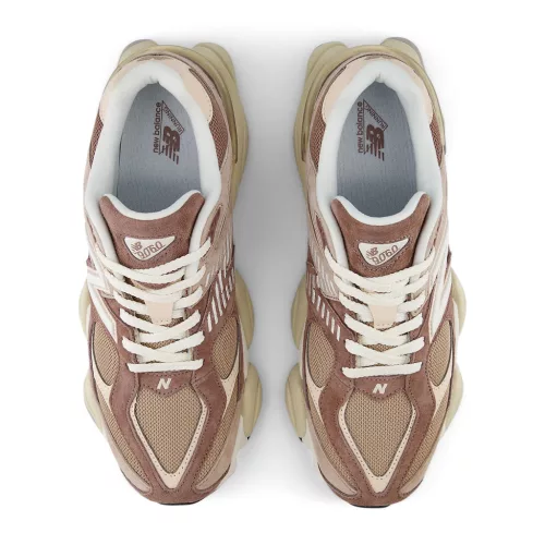 New Balance 9060 Sparrow Flat Taupe alacsony szárú sneaker – termékfotó, oldalnézet